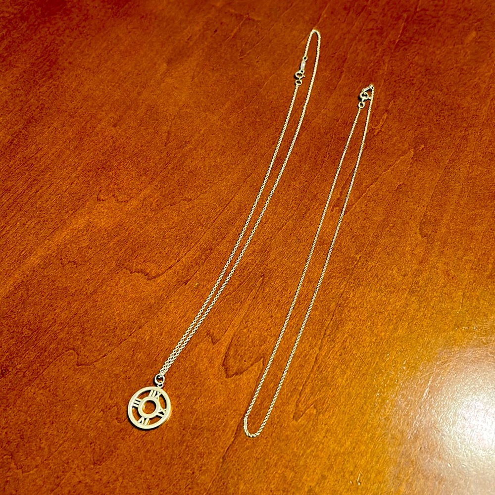 Beautiful sterling silver Tiffany Atlas necklace with 18in chain and 16in chain